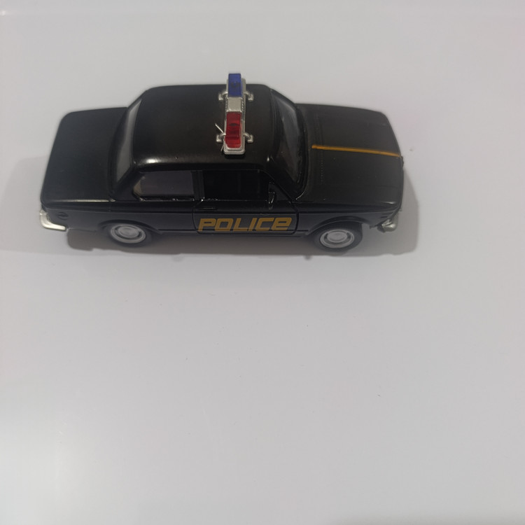 ماشین فلزی عقب کش پلیس قدیمی