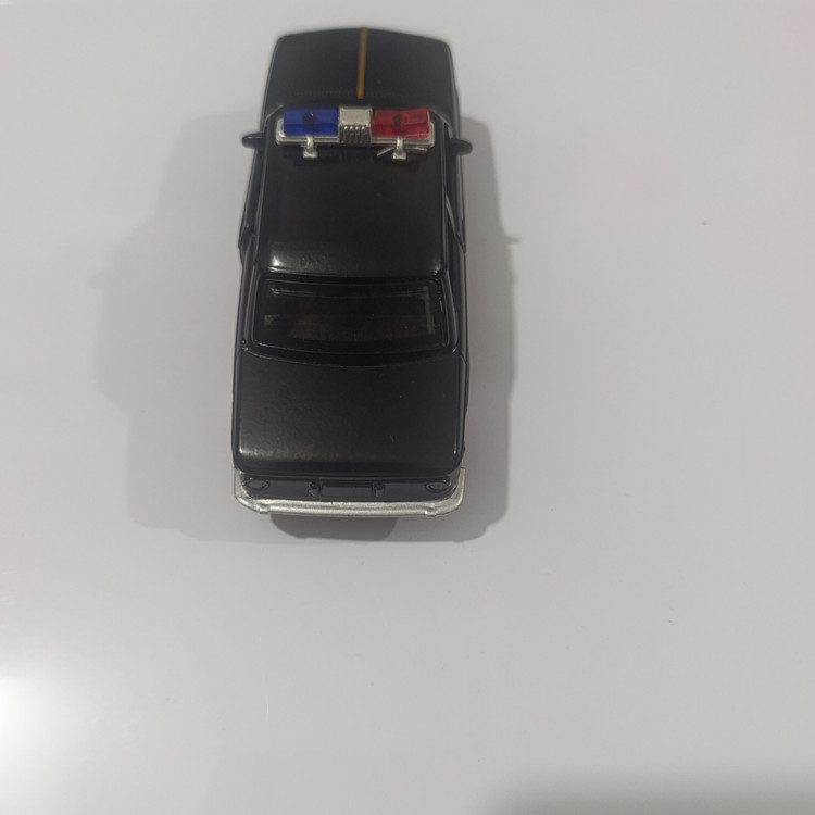 ماشین فلزی عقب کش پلیس قدیمی